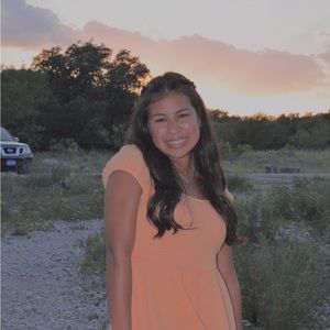 Meet your Posher, Hiliana
